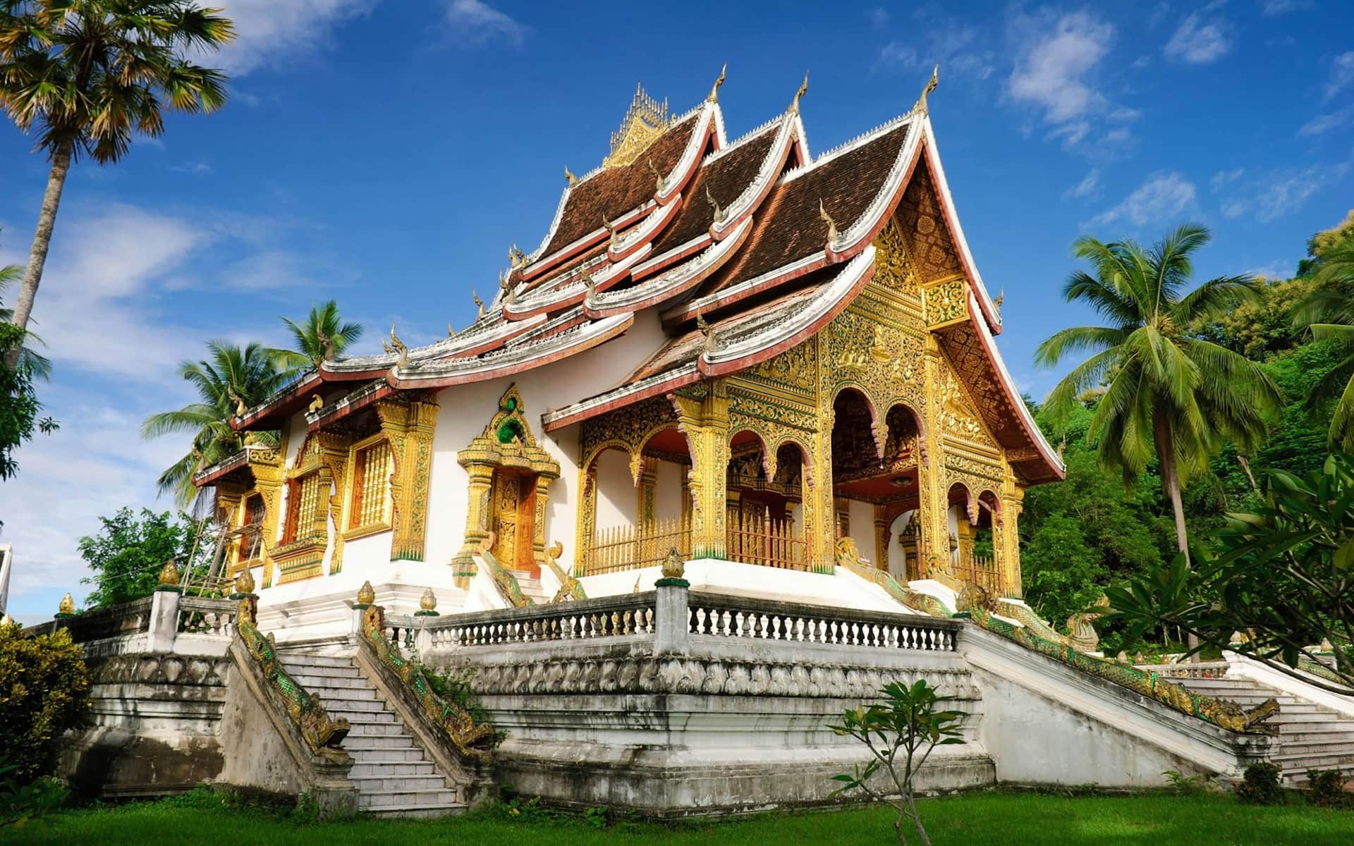 Can foreigners own property in Laos?